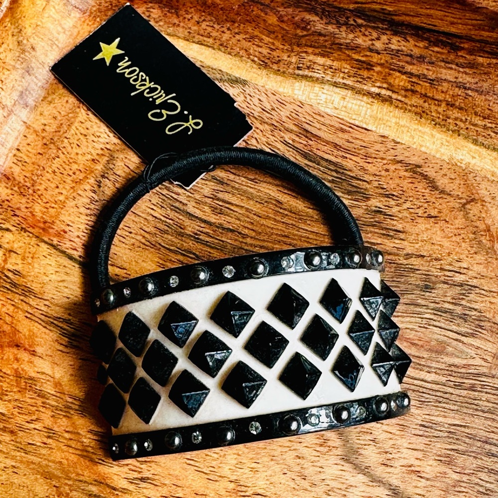🤍🖤 L. Erickson Ponytail Holder
White with Black Studs